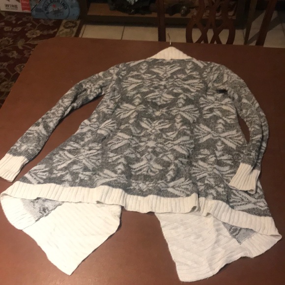 Mudd Charcoal & Cream Aztec Wrap sweater - Picture 2 of 4